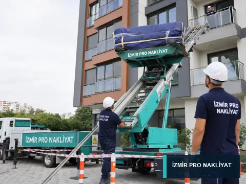 İzmir Pro Nakliyat · Dış cephe asansörlü nakliyat · detay